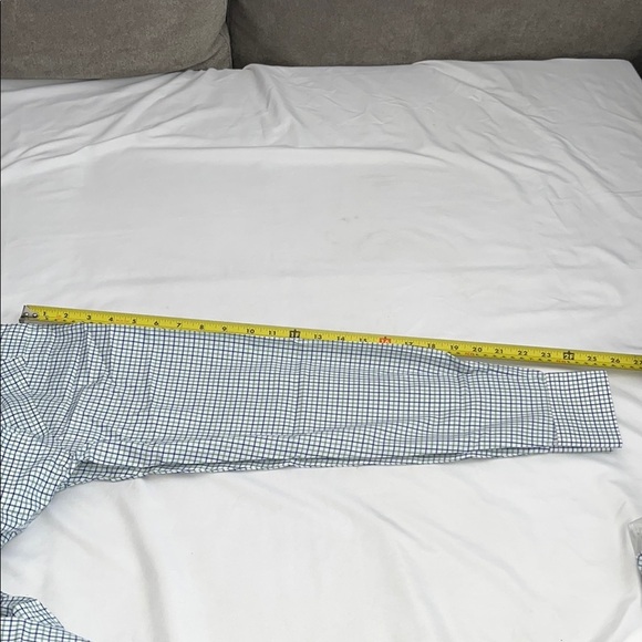 Roundtree & Yorke Blue and White Dress Shirt - Picture 9 of 10